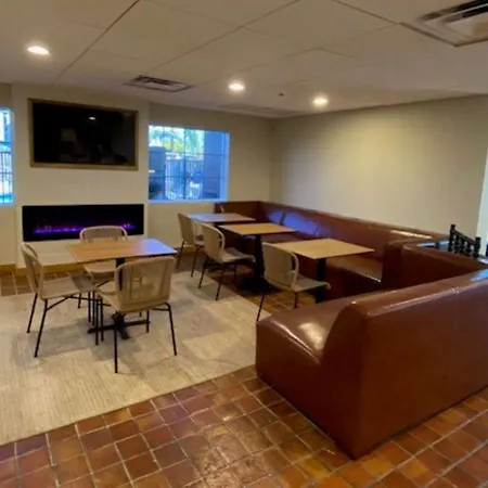 La Quinta Inn & Suites By Wyndham Tempe University, Phoenix