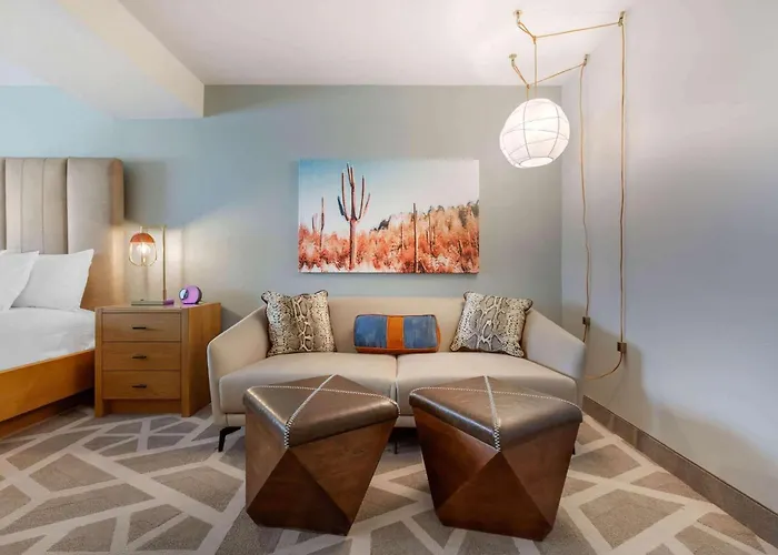 La Quinta & By Wyndham University, Phoenix