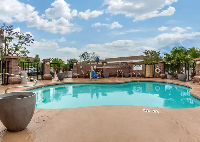 La Quinta & By Wyndham University, Phoenix