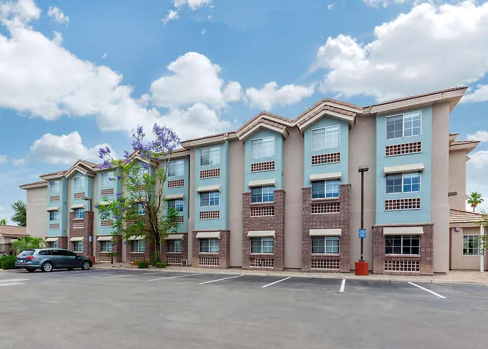 La Quinta & By Wyndham University, Phoenix 2*
