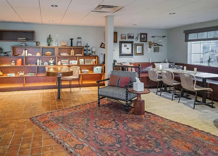 La Quinta & By Wyndham University, Phoenix