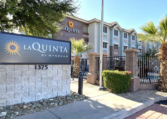 La Quinta & By Wyndham University, Phoenix 2*