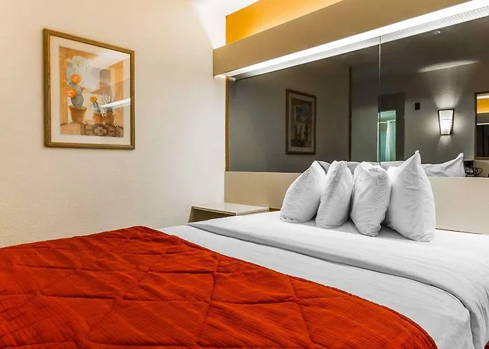 Hotel La Quinta & By Wyndham University, Phoenix 2*